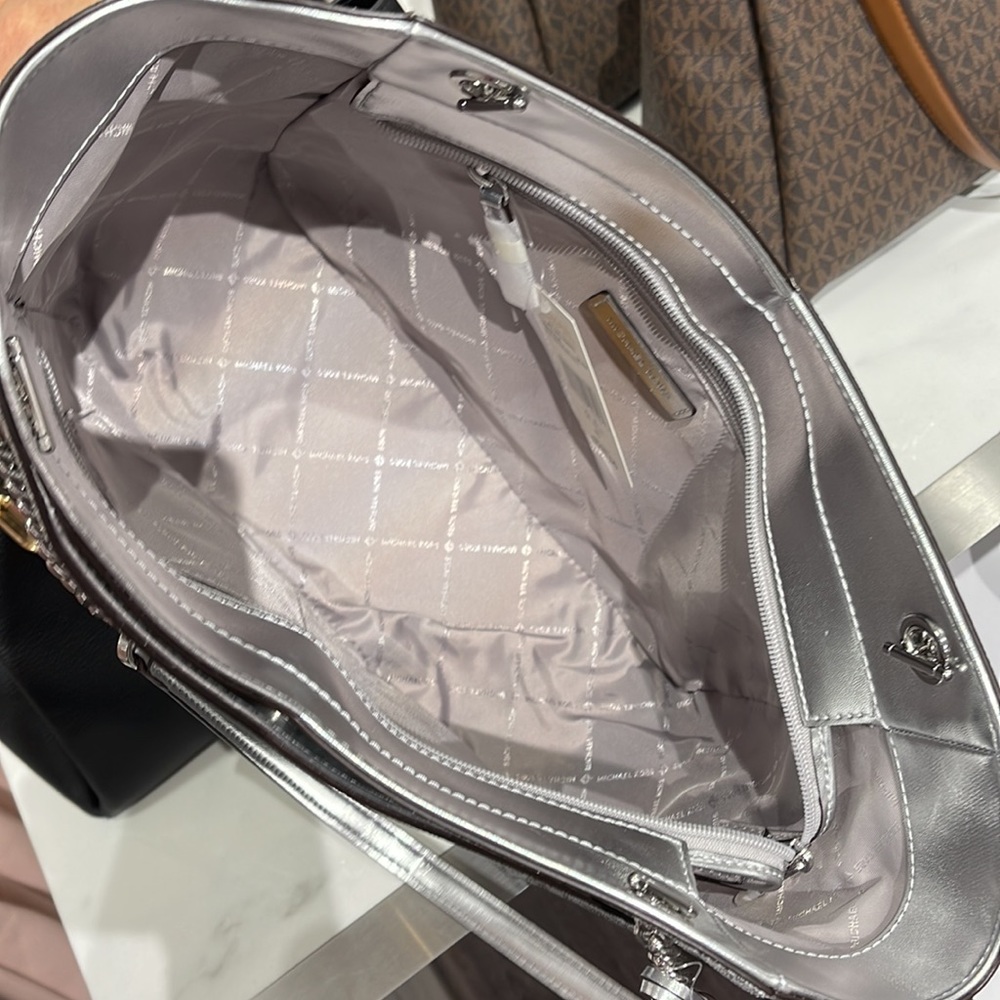 Michael Kors Jet Set Travel Large Chained Tote Shoulder Bag MK 
Silver

NWT - Picture 9 of 16